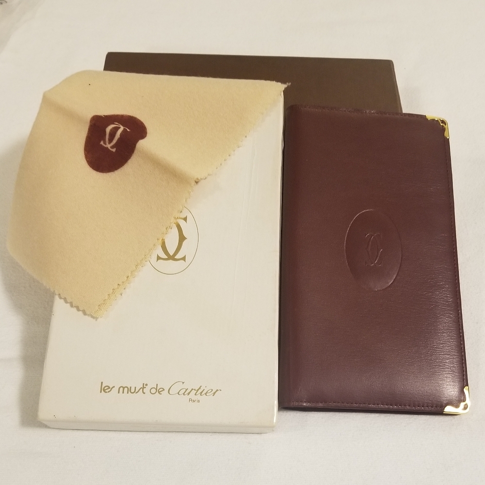 💯Authentic Cartier Wallet w/COA (online)